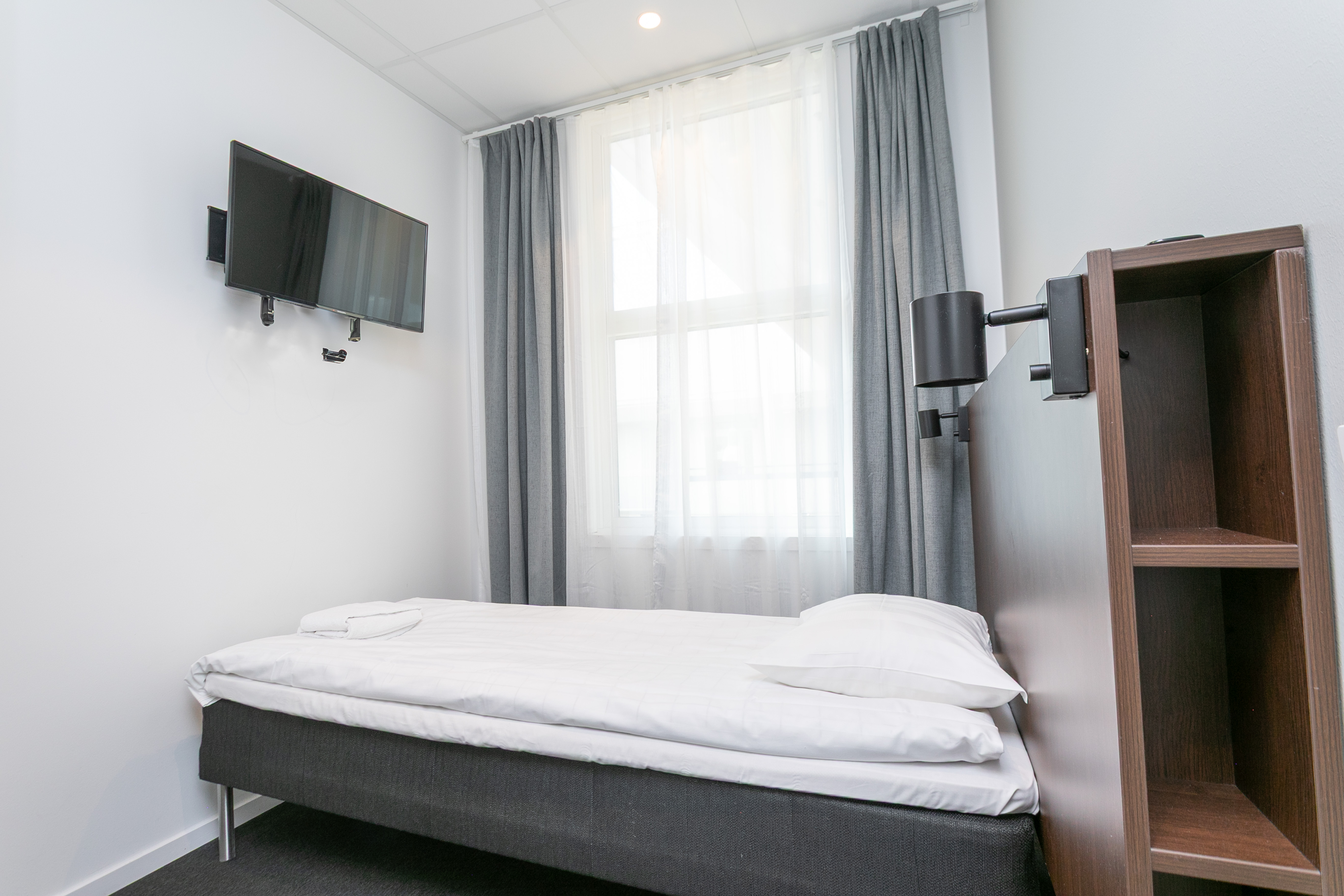 Bed - Single Apartment ApartDirect Arlandastad.jpg