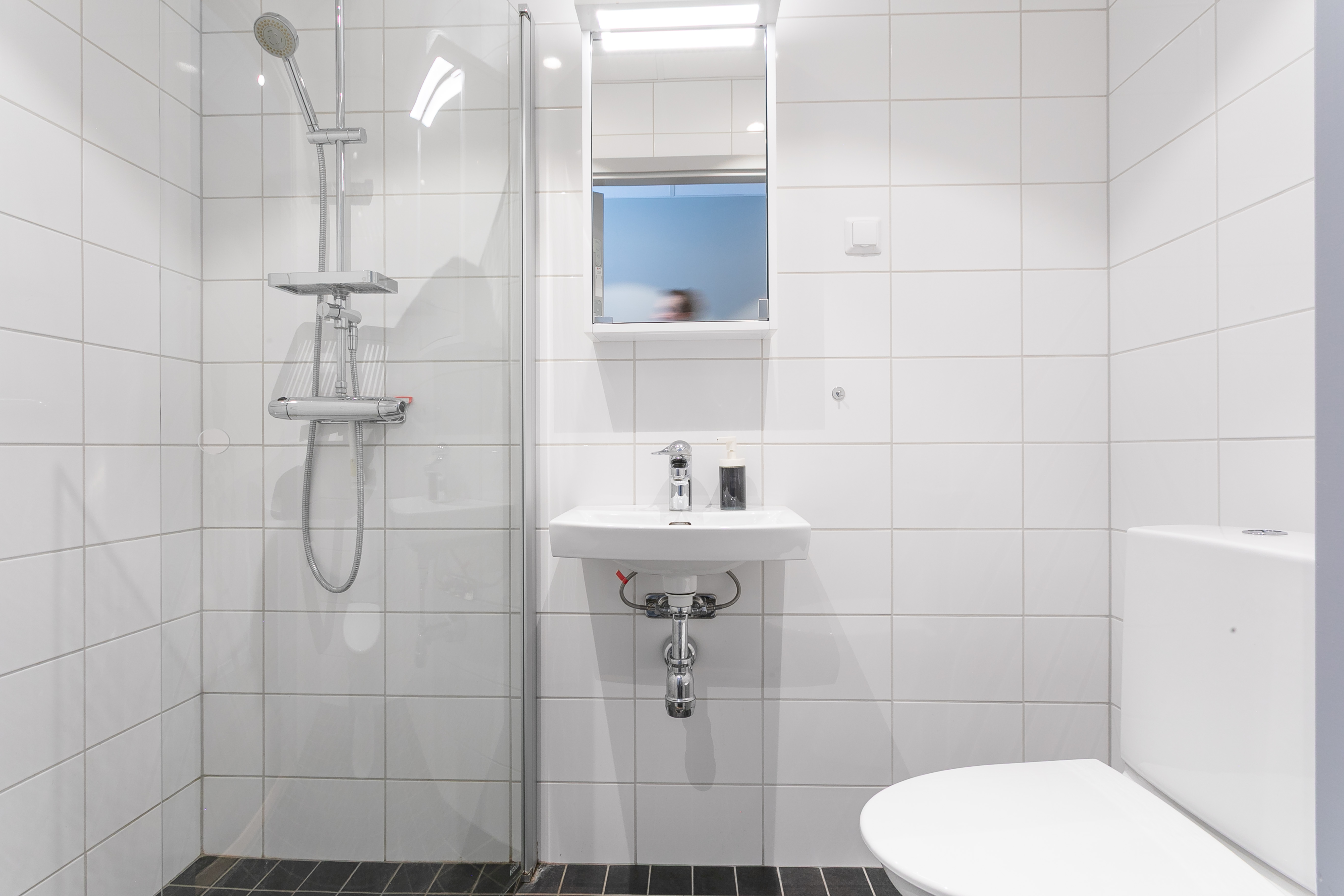 Bathroom - Twin Studio ApartDirect Arlandastad.jpg