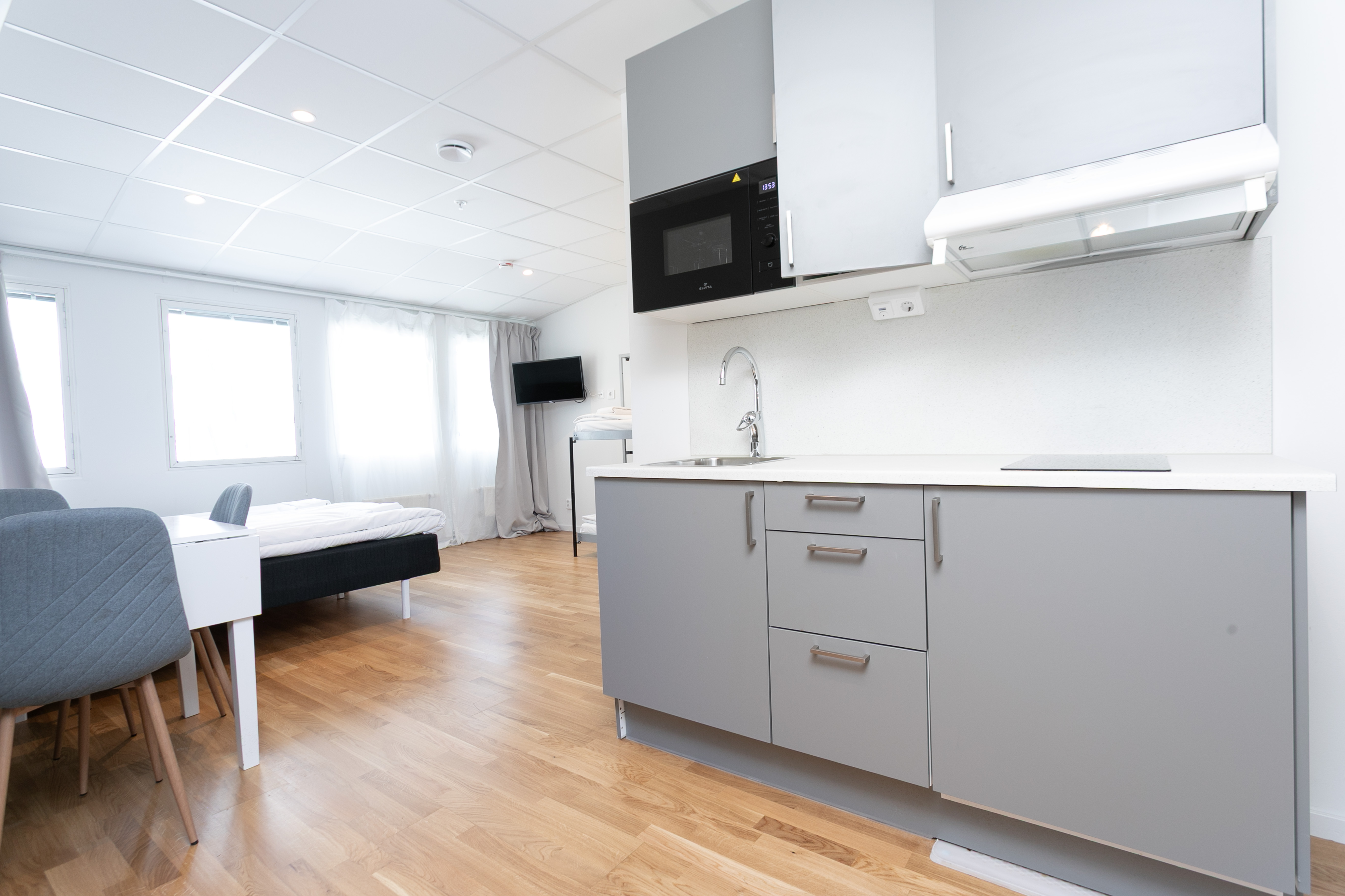 Kitchen Superior Family Apartment ApartDirect Arlandastad.jpg