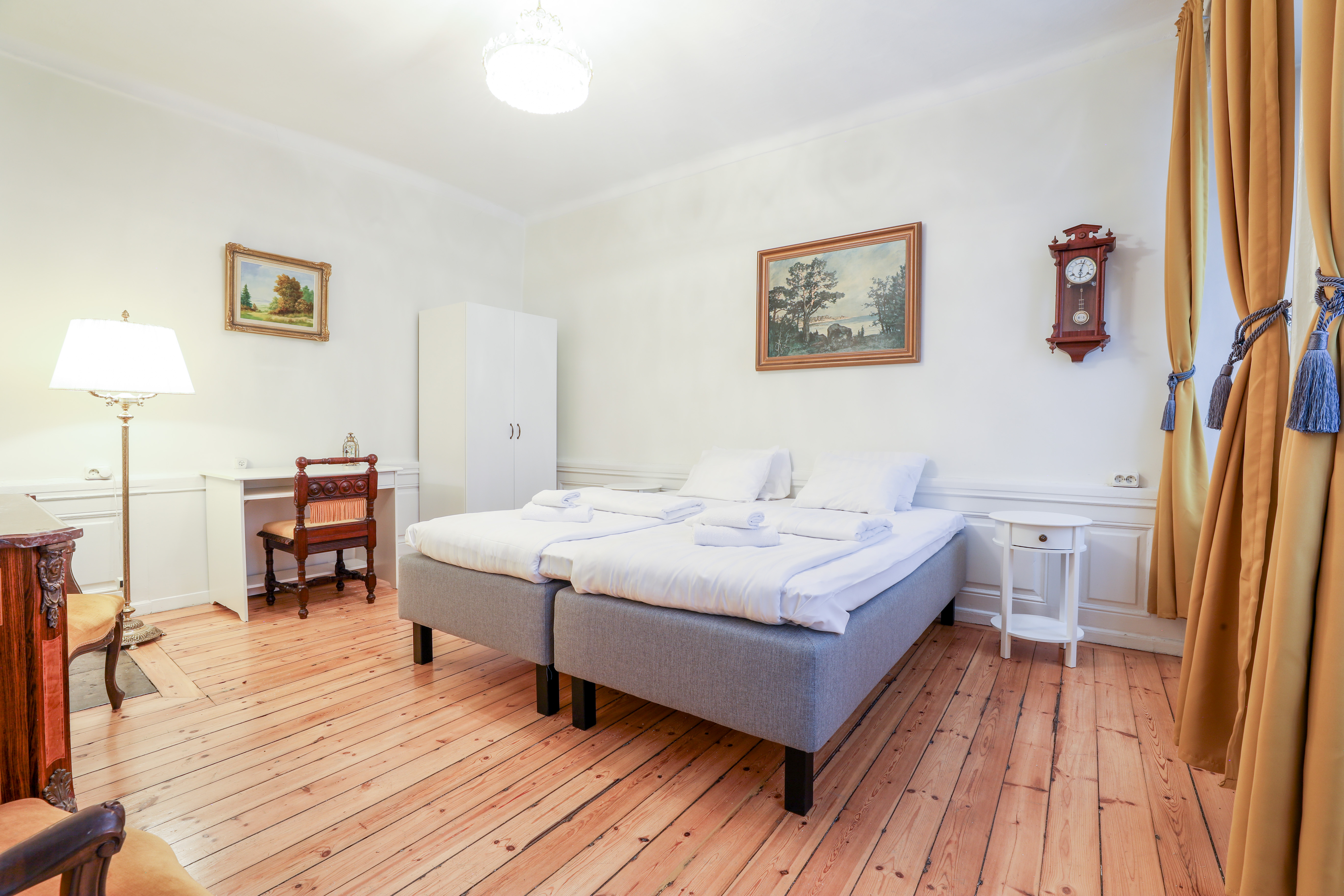 one bedroom apartment Gamla Stan Stockholm.jpg